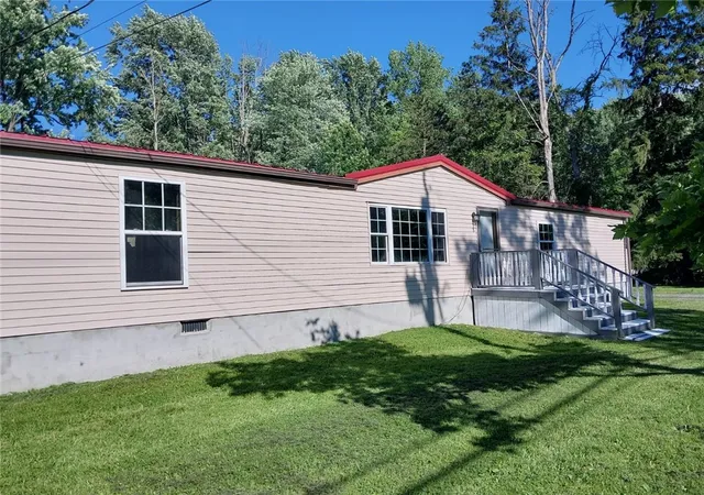 2nd image of 138 N Main St, Elbridge, NY 13080 | MLS# R1692703