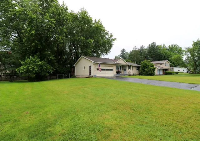 3rd image of 244 Southridge Dr, Rochester, NY 14626 | MLS# R1693066