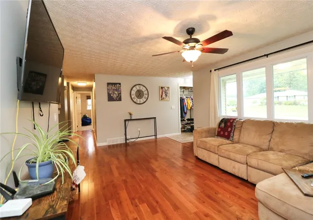 5th image of 244 Southridge Dr, Rochester, NY 14626 | MLS# R1693066