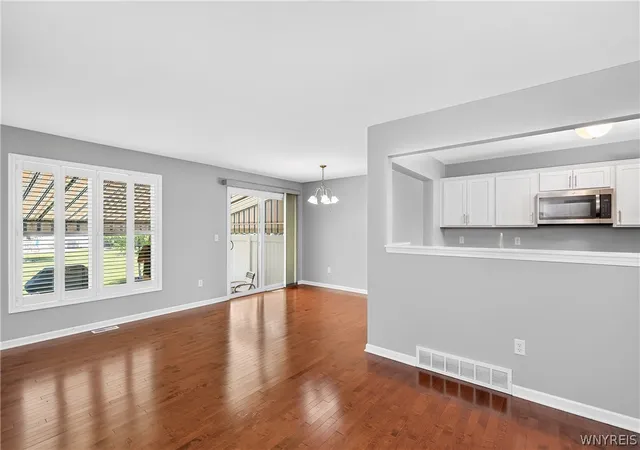 5th image of 28 Cumberland St, Lancaster, NY 14086 | MLS# B1692381