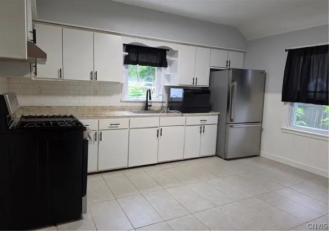 Photo 3 of Sale Pending at 133 Culbert St, Syracuse, NY 13208 | MLS# S1690708 | Listing updated on 2026-06-27
