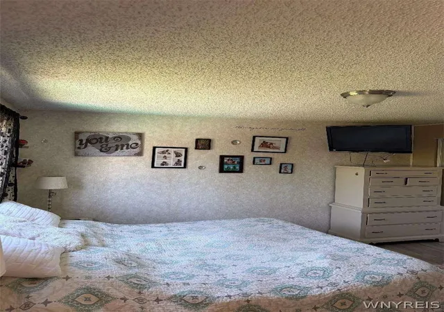 3rd image of 32 E Bihrwood Dr, Buffalo, NY 14224 | MLS# B1693122
