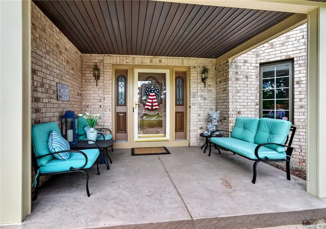 Photo 4 of Sale Pending at 260 White Rabbit Trl, Rochester, NY 14612 | MLS# R1692564 | Listing updated on 2026-07-03
