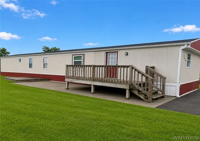 2nd image of 143 Del Ct E, Lockport Town, NY 14094 | MLS# B1693131