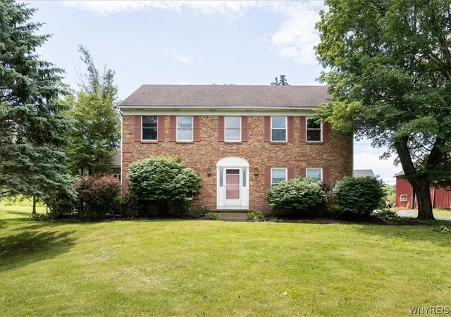 Homes for sale in Pembroke, NY | 534 Akron Rd, Pembroke, NY 14001 | MLS# B1692816
