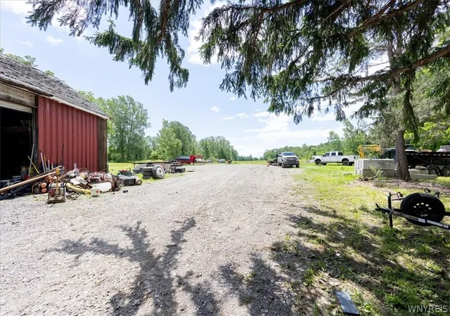 Homes for sale in Pembroke, NY | 534 Akron Rd, Pembroke, NY 14001 | MLS# B1692816
