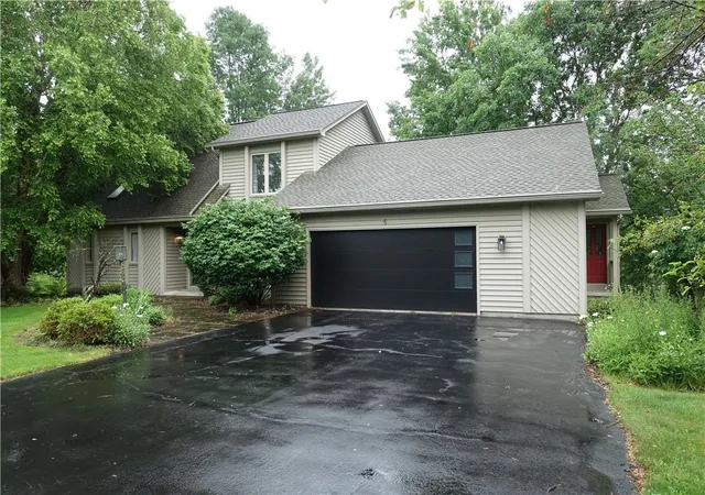 Homes for sale in Penfield, NY | 15 Valewood Run, Penfield, NY 14526 | MLS# R1692894