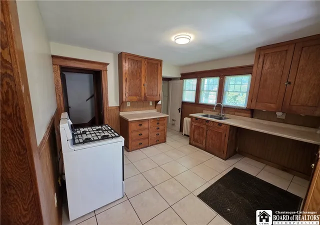 4th image of 145 Maple St, Jamestown, NY 14701 | MLS# R1692999