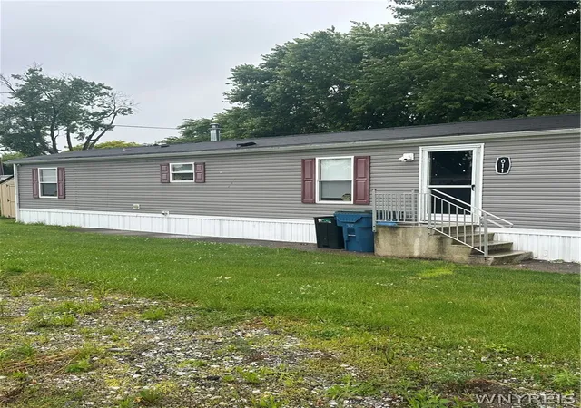 Homes for sale in Niagara Falls, NY | 611 C St, Niagara Falls, NY 14304 | MLS# B1693175