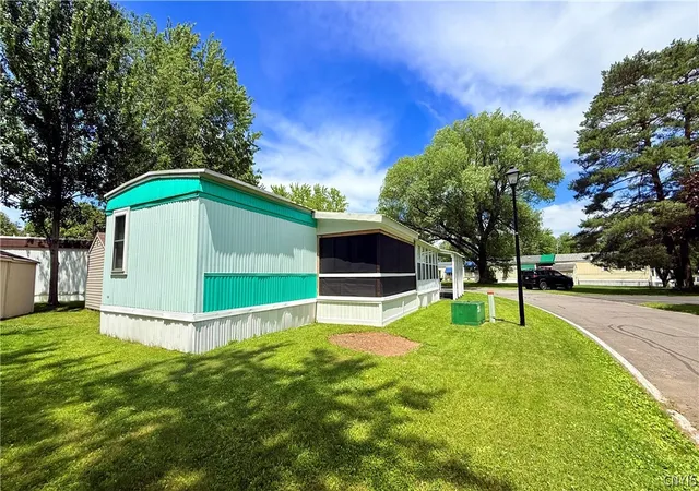Photo 3 of Manufactured home for sale at 24 Driftwood Ln, Sylvan Beach, NY 13157 | MLS# S1693162 | Listing updated on 2026-07-26