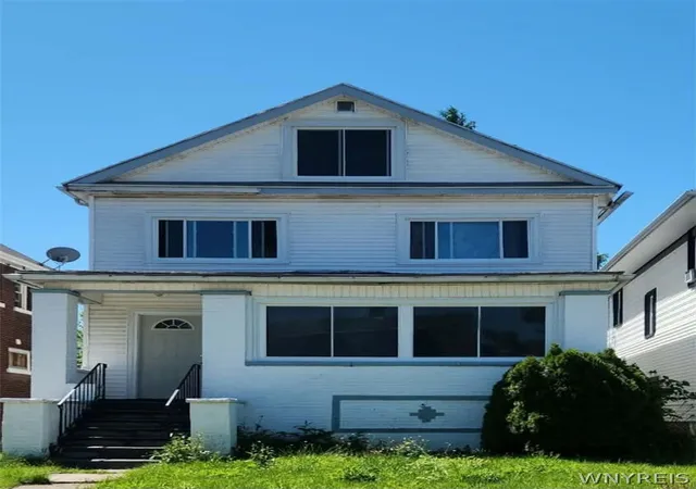 Photo 1 of Sale Pending at 5 Hamlin Rd, Buffalo, NY 14208 | MLS# B1691621 | Listing updated on 2026-07-13