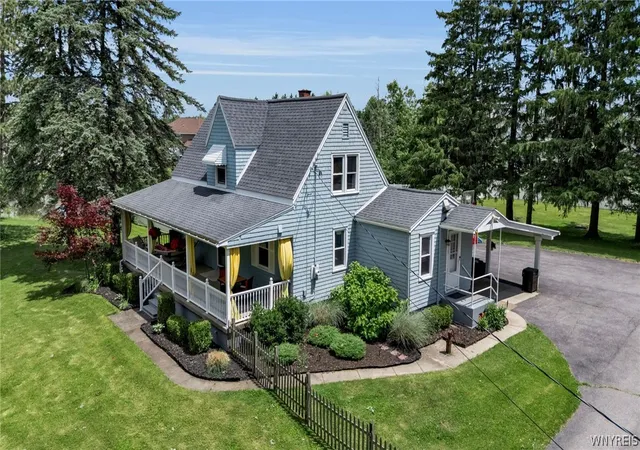 3rd image of 720 Aurora St, Lancaster, NY 14086 | MLS# B1693211