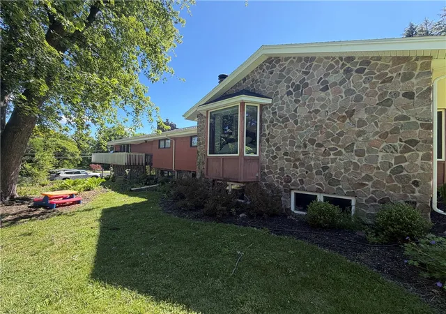 5th image of 10 Pine Tree Cir, Rush, NY 14543 | MLS# R1692988