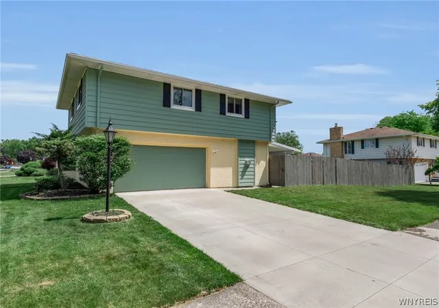 Homes for sale in West Seneca, NY | 15 Willow Dr, West Seneca, NY 14224 | MLS# B1693137