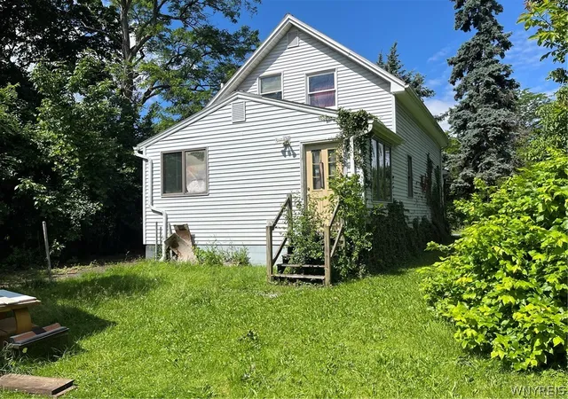 Homes for sale in Gates, NY | 46 Evelyn St, Gates, NY 14606 | MLS# B1693022