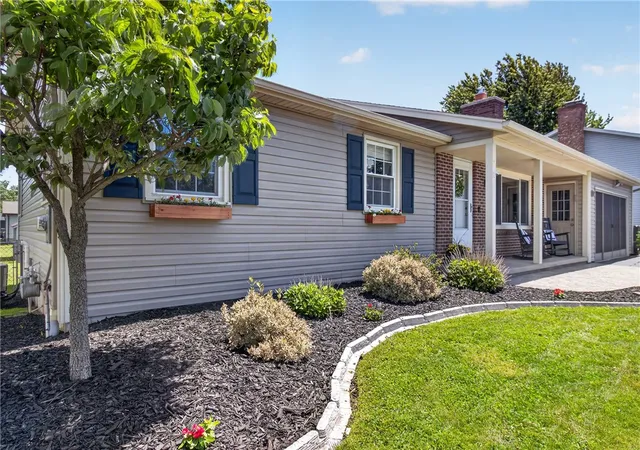 3rd image of 20 Hunt Pt, Chili, NY 14624 | MLS# R1693200