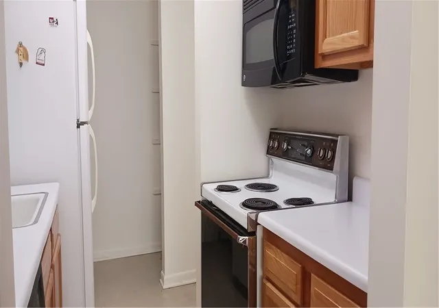 Photo 3 of Sale Pending at 868 Eastbrooke Ln, Rochester, NY 14618 | MLS# R1686994 | Listing updated on 2026-07-02