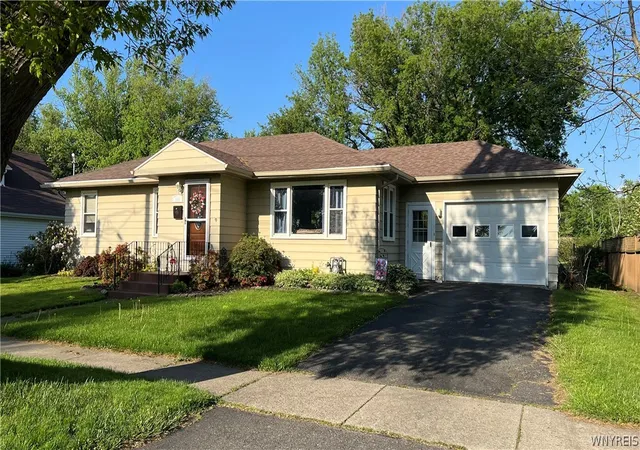 Photo 2 of Sale Pending at 116 S Warsaw St, Dunkirk, NY 14048 | MLS# B1692406 | Listing updated on 2026-07-14