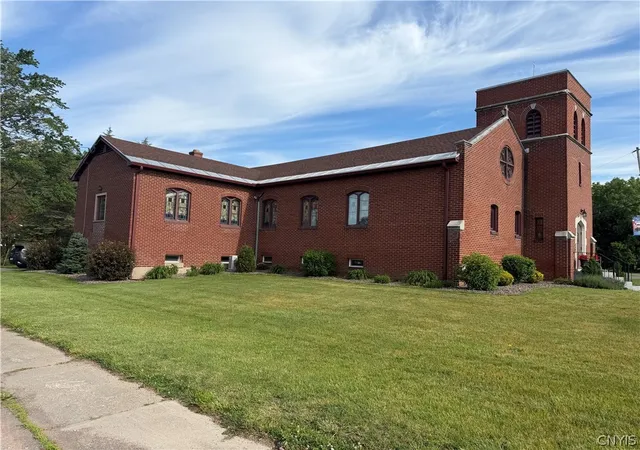 Photo 5 of Single family home for sale at 589 S Main St, Central Square, NY 13036 | MLS# S1687429 | Listing updated on 2026-07-23