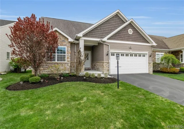 Homes for sale in East Amherst, NY | 72 Dockside Pkwy, East Amherst, NY 14051 | MLS# B1693341