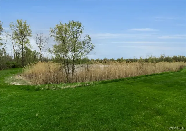 Homes for sale in East Amherst, NY | 72 Dockside Pkwy, East Amherst, NY 14051 | MLS# B1693341