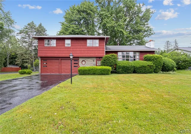1st image of 214 Colony Park Dr, Salina, NY 13088 | MLS# S1693282
