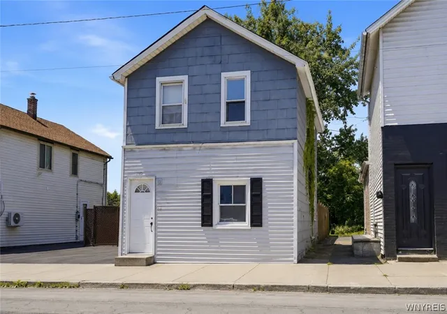1st image of 210 Oliver St, North Tonawanda, NY 14120 | MLS# B1691171