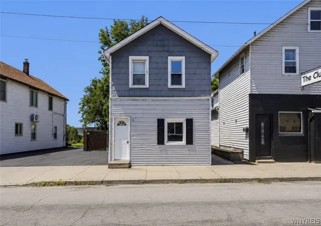 2nd image of 210 Oliver St, North Tonawanda, NY 14120 | MLS# B1691171