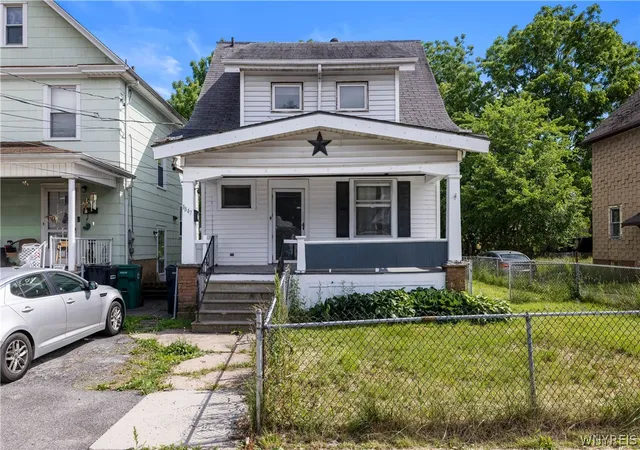 1st image of 1847 Weston Ave, Niagara Falls, NY 14305 | MLS# B1692969