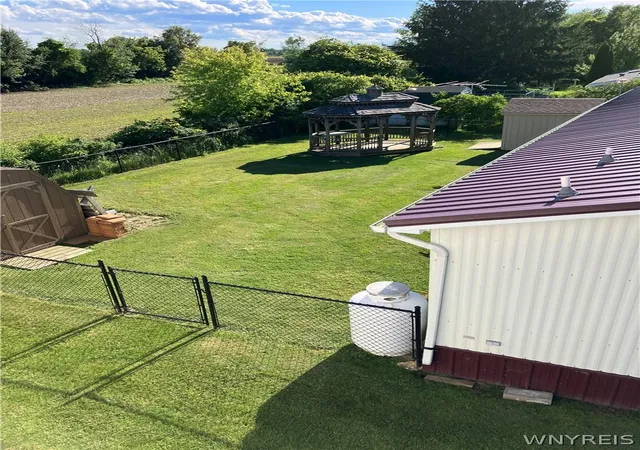 Photo 4 of Manufactured home for sale at 11578 Goetze Ln #8, Lyndonville, NY 14098 | MLS# B1692631 | Listing updated on 2026-07-18