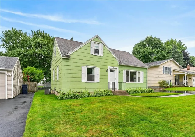 3rd image of 399 Westchester Ave, Irondequoit, NY 14609 | MLS# R1692483