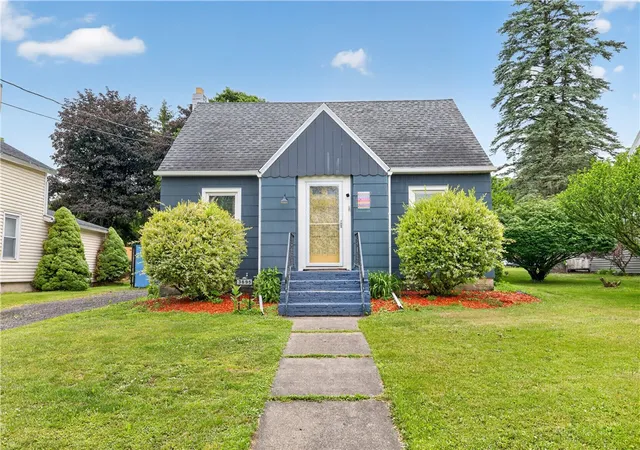 Homes for sale in Marion, NY | 3695 S Main St, Marion, NY 14505 | MLS# R1692488