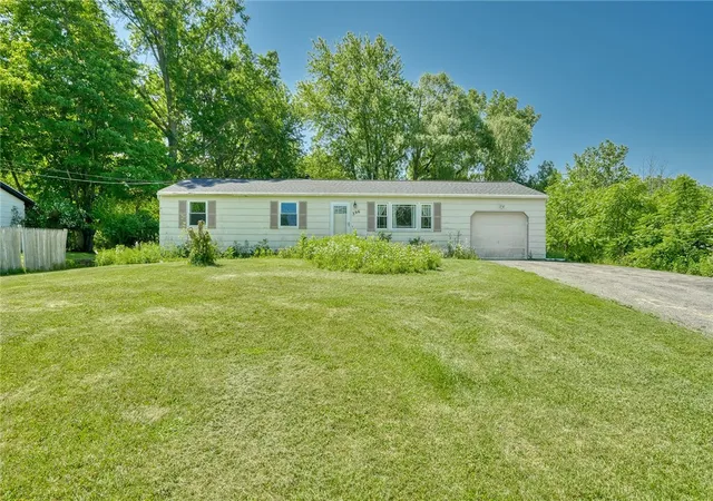 Homes for sale in Walworth, NY | 396 Bills Rd, Walworth, NY 14502 | MLS# R1693332