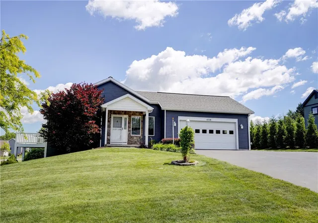 Homes for sale in Canandaigua Town, NY | 4538 Lake Ridge Dr, Canandaigua Town, NY 14424 | MLS# R1692419
