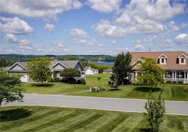 Homes for sale in Canandaigua Town, NY | 4538 Lake Ridge Dr, Canandaigua Town, NY 14424 | MLS# R1692419