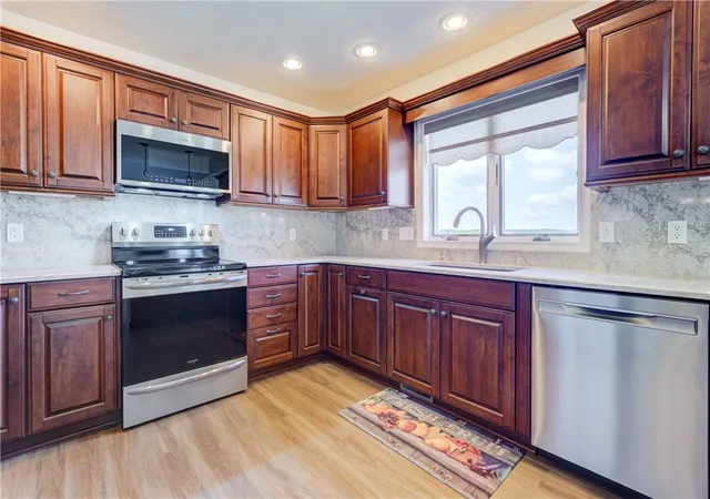 Homes for sale in Canandaigua Town, NY | 4538 Lake Ridge Dr, Canandaigua Town, NY 14424 | MLS# R1692419