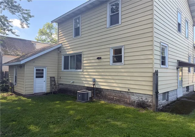 3rd image of 110 Campbell Rd, Syracuse, NY 13211 | MLS# R1690993