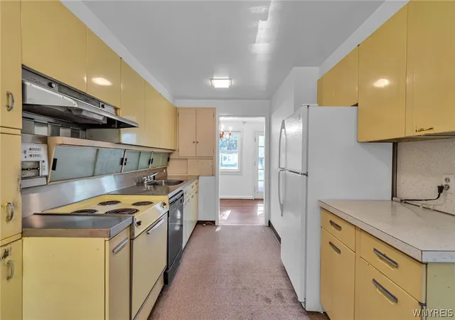 Photo 3 of Sale Pending at 271 Getzville Rd, Buffalo, NY 14226 | MLS# B1691222 | Listing updated on 2026-07-16