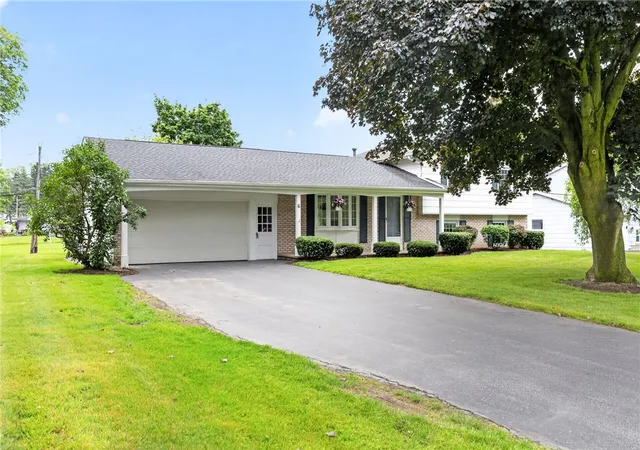 1st image of 6 Gateway Rd, Chili, NY 14624 | MLS# R1693376