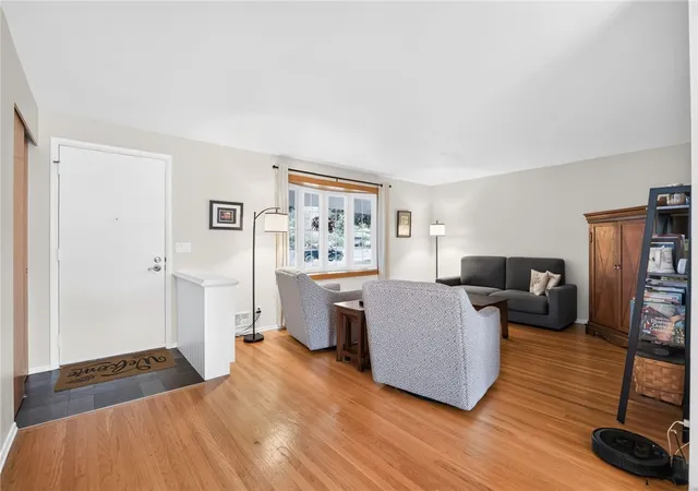 4th image of 6 Gateway Rd, Chili, NY 14624 | MLS# R1693376