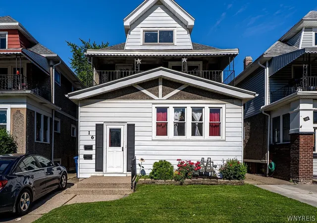 Photo 1 of Sale Pending at 16 N Park Ave, Buffalo, NY 14216 | MLS# B1692301 | Listing updated on 2026-07-15