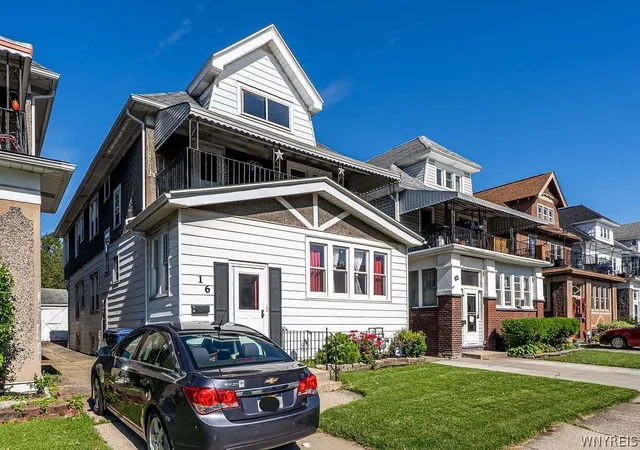 Photo 2 of Sale Pending at 16 N Park Ave, Buffalo, NY 14216 | MLS# B1692301 | Listing updated on 2026-07-15