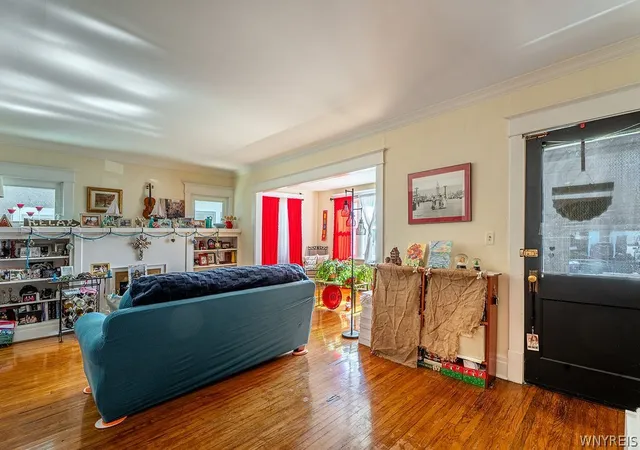 Photo 4 of Sale Pending at 16 N Park Ave, Buffalo, NY 14216 | MLS# B1692301 | Listing updated on 2026-07-15