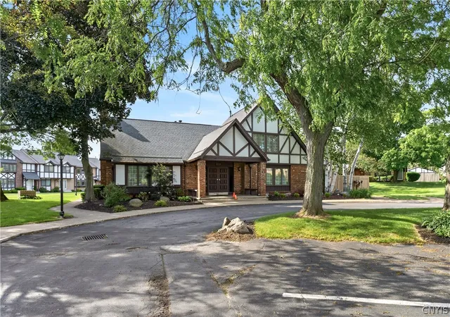 Homes for sale in Penfield, NY | 149 New Wickham Dr, Penfield, NY 14526 | MLS# S1692574