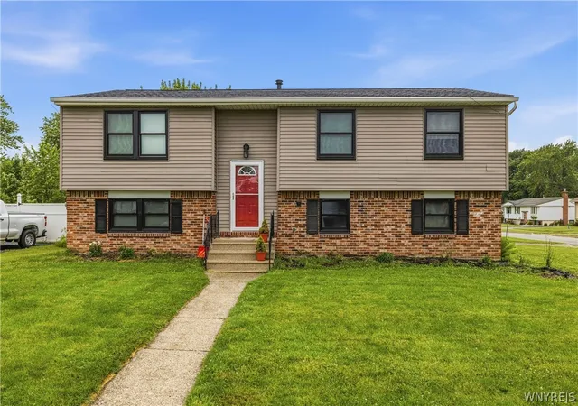 Photo 2 of Sale Pending at 100 W Bihrwood Dr, Buffalo, NY 14224 | MLS# B1693412 | Listing updated on 2026-07-16