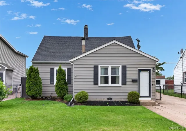 2nd image of 304 Vicksburg Ave, Tonawanda, NY 14150 | MLS# B1693090
