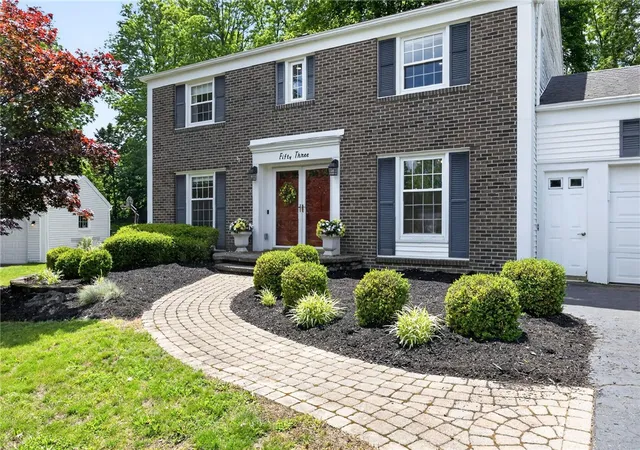 2nd image of 53 Old Forge Ln, Pittsford, NY 14534 | MLS# R1691089