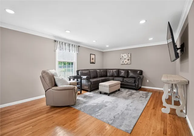 4th image of 53 Old Forge Ln, Pittsford, NY 14534 | MLS# R1691089