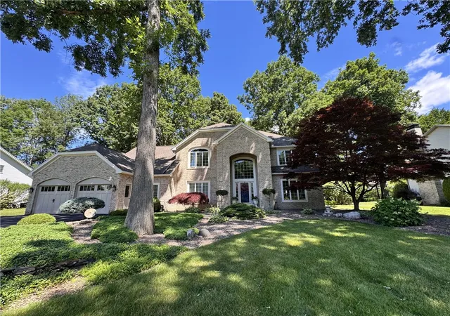 Homes for sale in Penfield, NY | 14 Mount View Crescent, Penfield, NY 14580 | MLS# R1693185