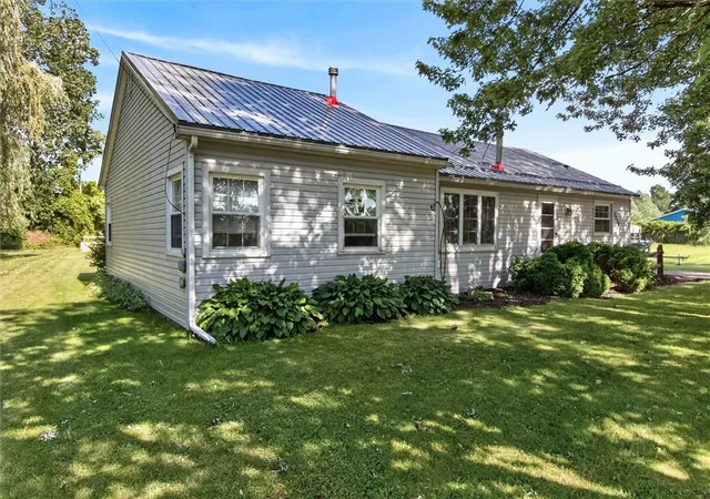 Homes for sale in Palmyra, NY | 2872 Route 21, Palmyra, NY 14522 | MLS# R1692864